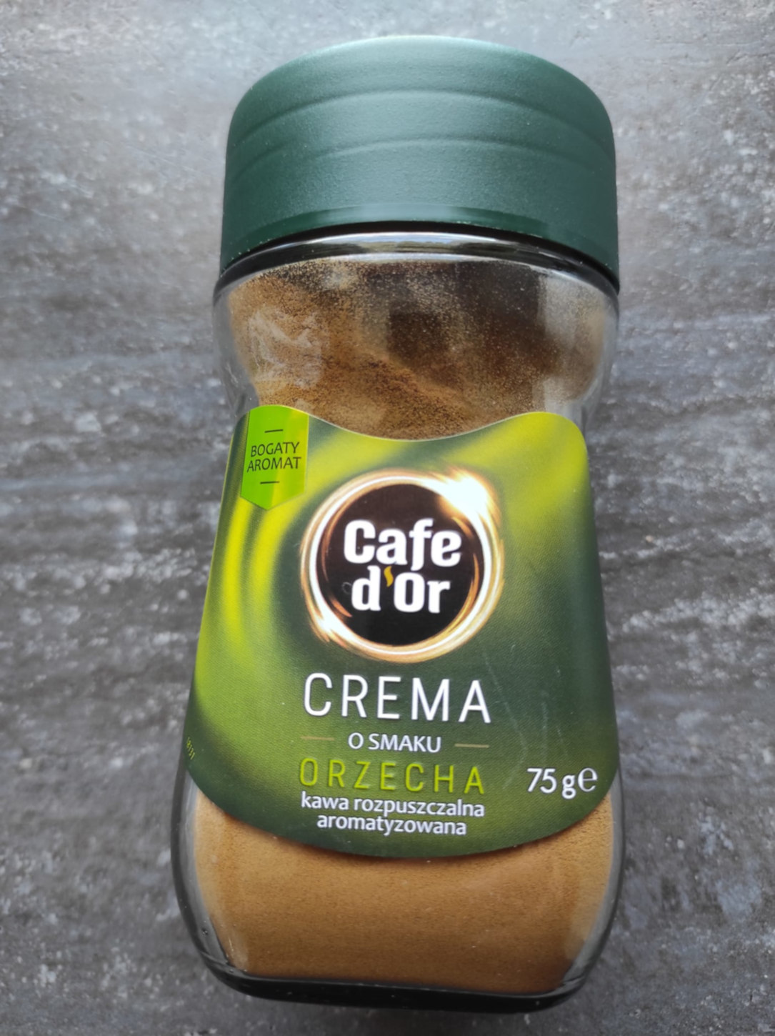 Kawa rozpuszczalna crema o smaku orzecha Cafe D’or 4.5 (2)