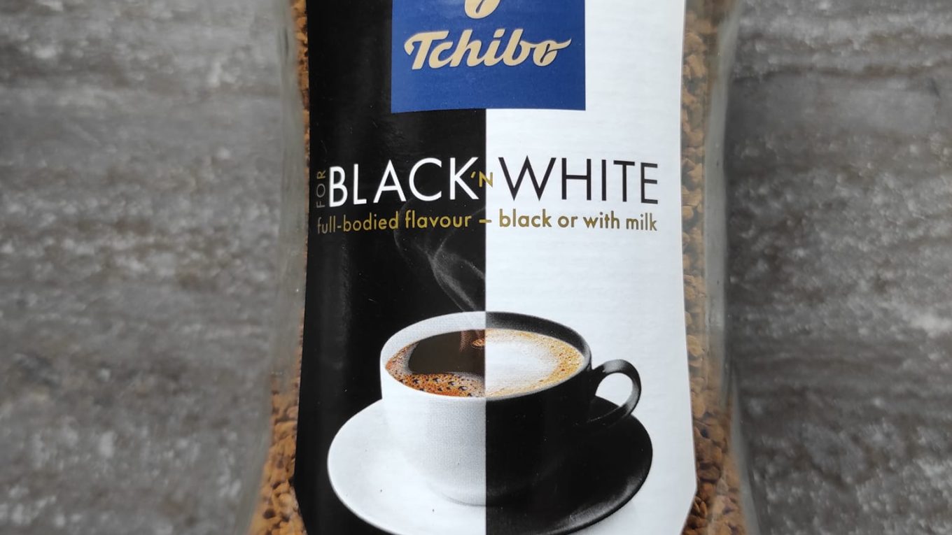 Kawa rozpuszczalna black white – Tchibo 4 (2)